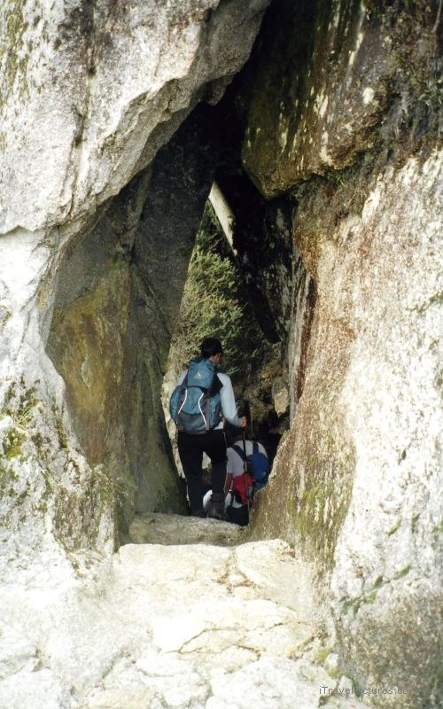Inca trail tunnel
